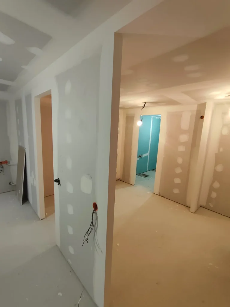 Tabiques y techos de una vivienda que reformamos con pladur en castellón